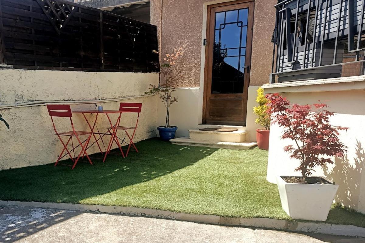 Le Petit Cocon - Parking Prive - Lyon Sud Daire Vénissieux Dış mekan fotoğraf